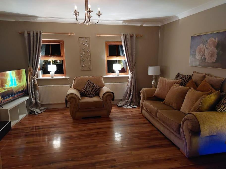 Luxurious Log Cabin With Lay-Z Spa Hot Tub Villa Ballina  Esterno foto
